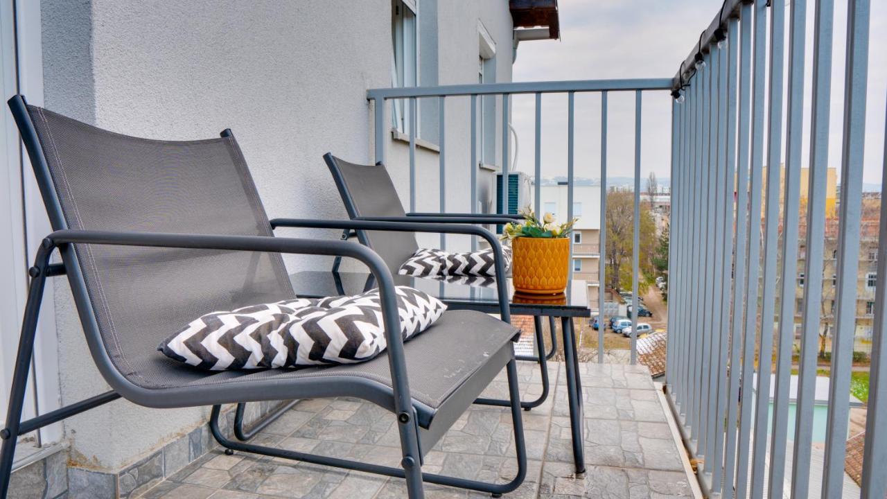 Spa Apartment Yang - Hot Tub, Sauna, Spa Novi Sad Exteriér fotografie